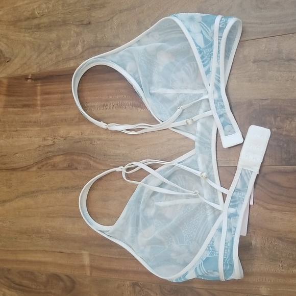 Victoria's Secret Bralette Size Large - Picture 2 of 2